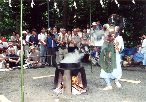 宮城野　湯立獅子舞.jpg