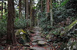 割石坂石畳道