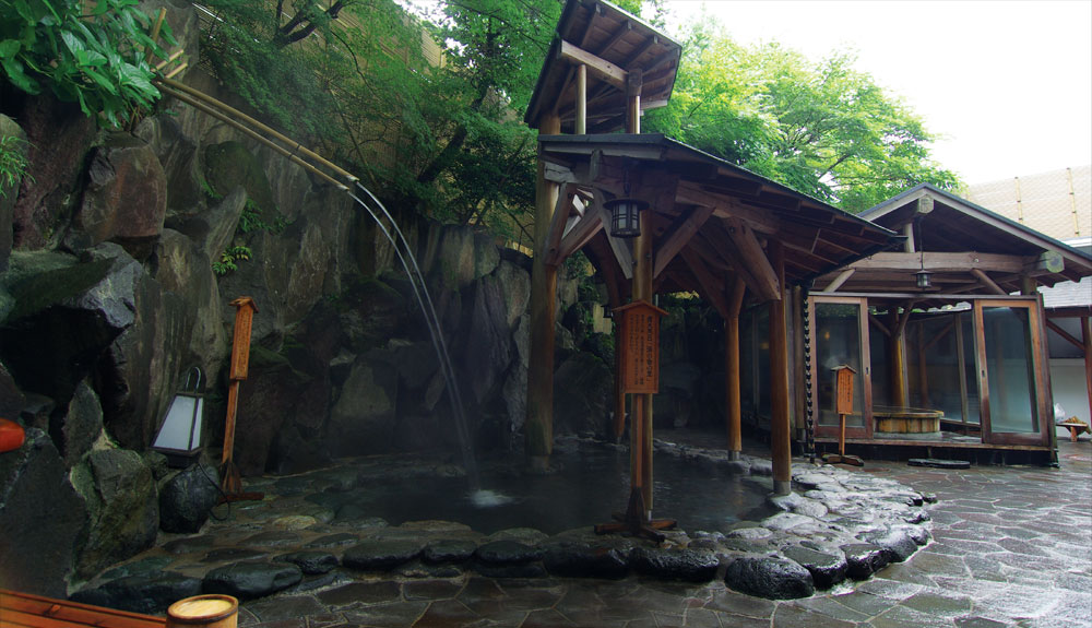 温泉 自家源泉と源泉掛け流しの湯 箱根湯本の温泉旅館 花紋 かもん